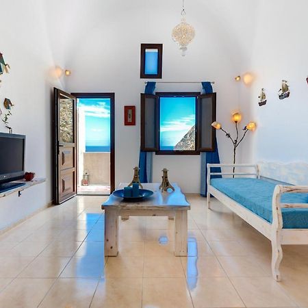 Moschatos Beach House Kamári エクステリア 写真