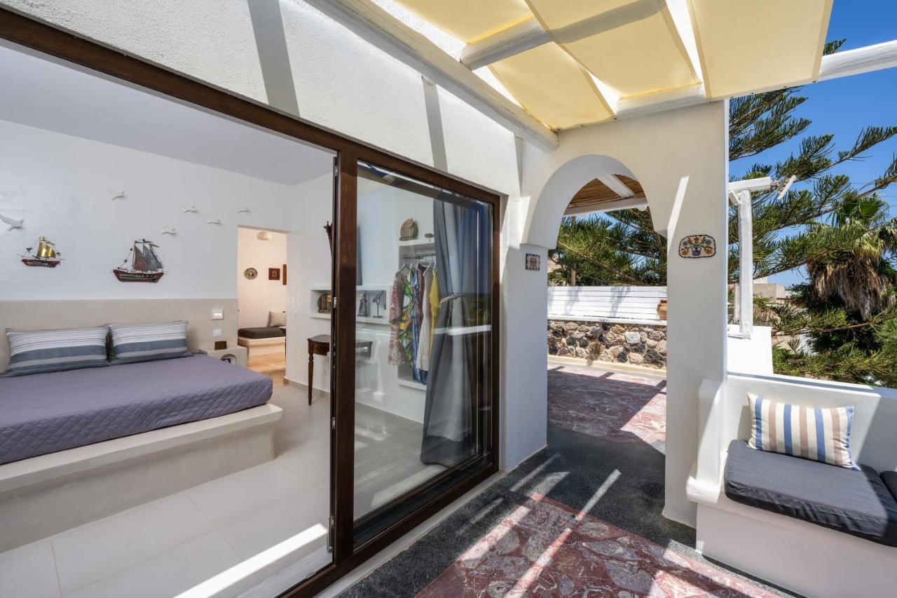 Moschatos Beach House Kamári エクステリア 写真