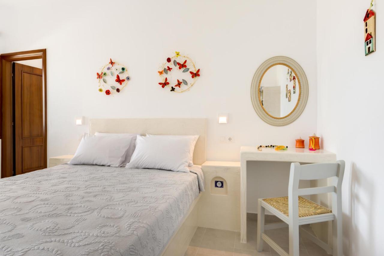 Moschatos Beach House Kamári エクステリア 写真