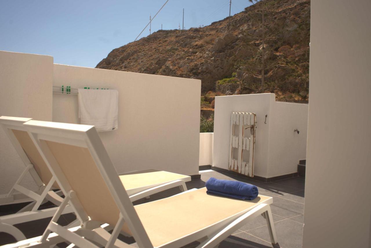 Moschatos Beach House Kamári エクステリア 写真